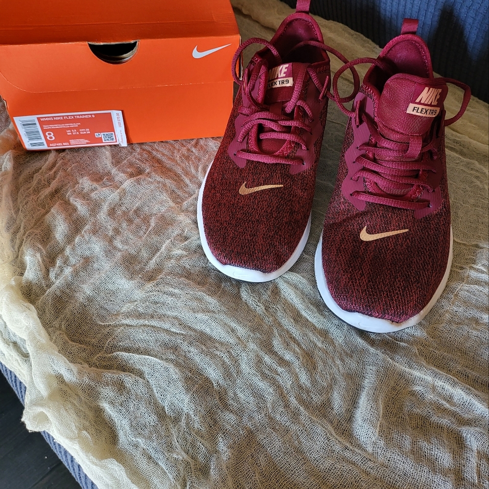 Nike Flex Trainer 9 Size 8 - Make an offer! :)